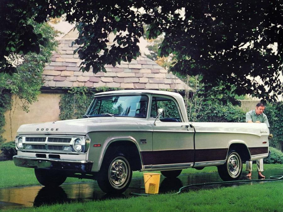  Dodge D100 Adventurer 1971 года  (фото 1 из 1)